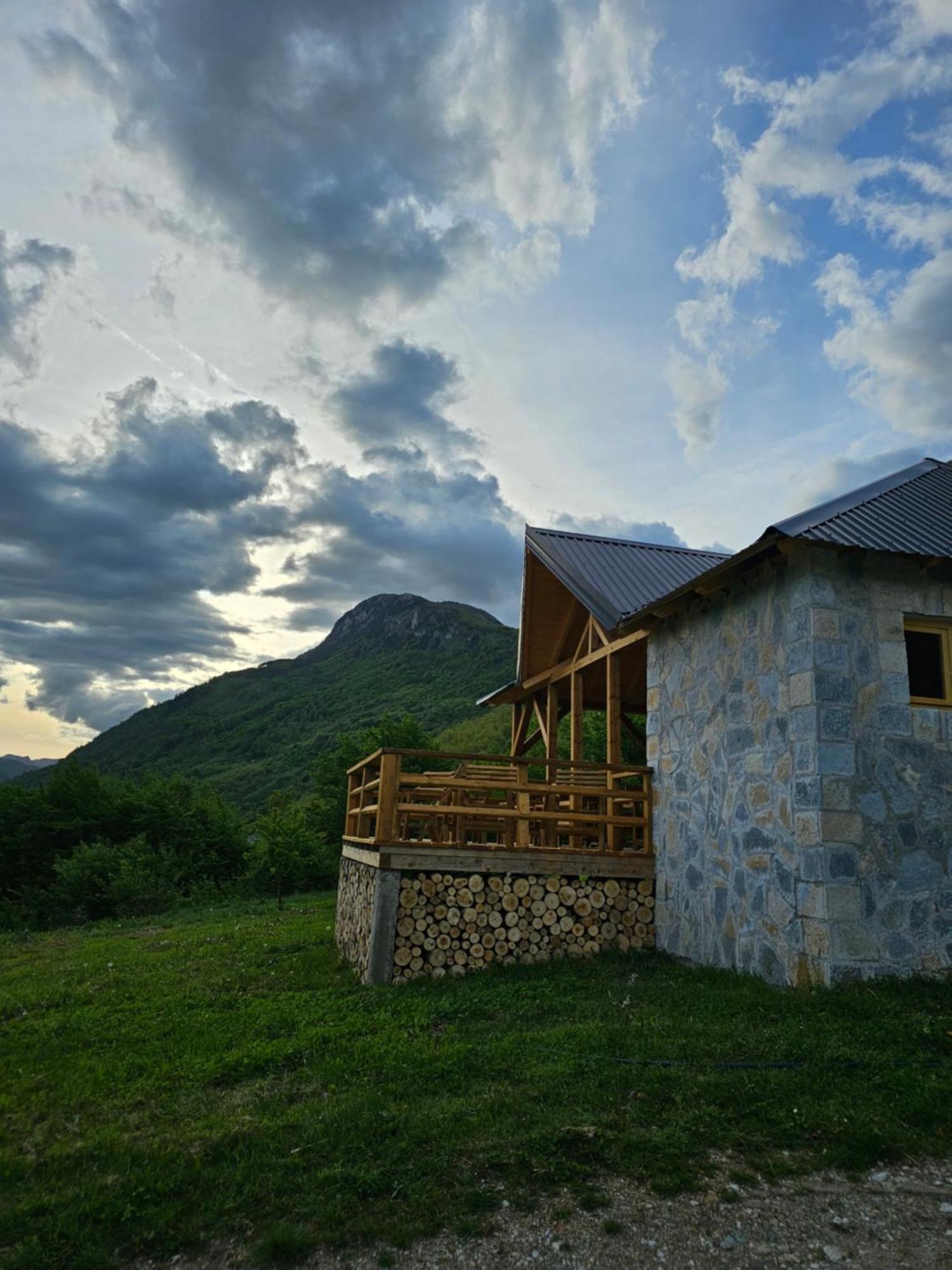Ethno Star Bojovic Guest House Gusinje ภายนอก รูปภาพ