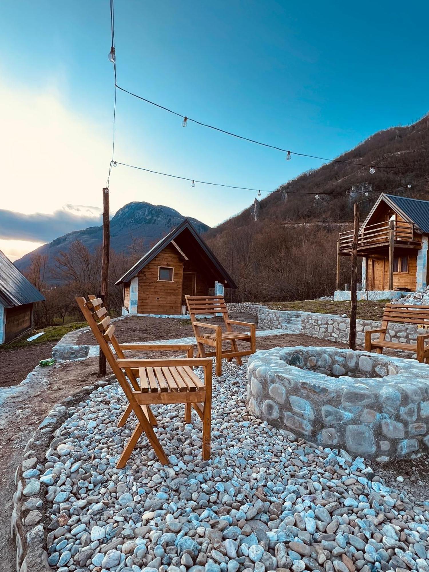 Ethno Star Bojovic Guest House Gusinje ภายนอก รูปภาพ
